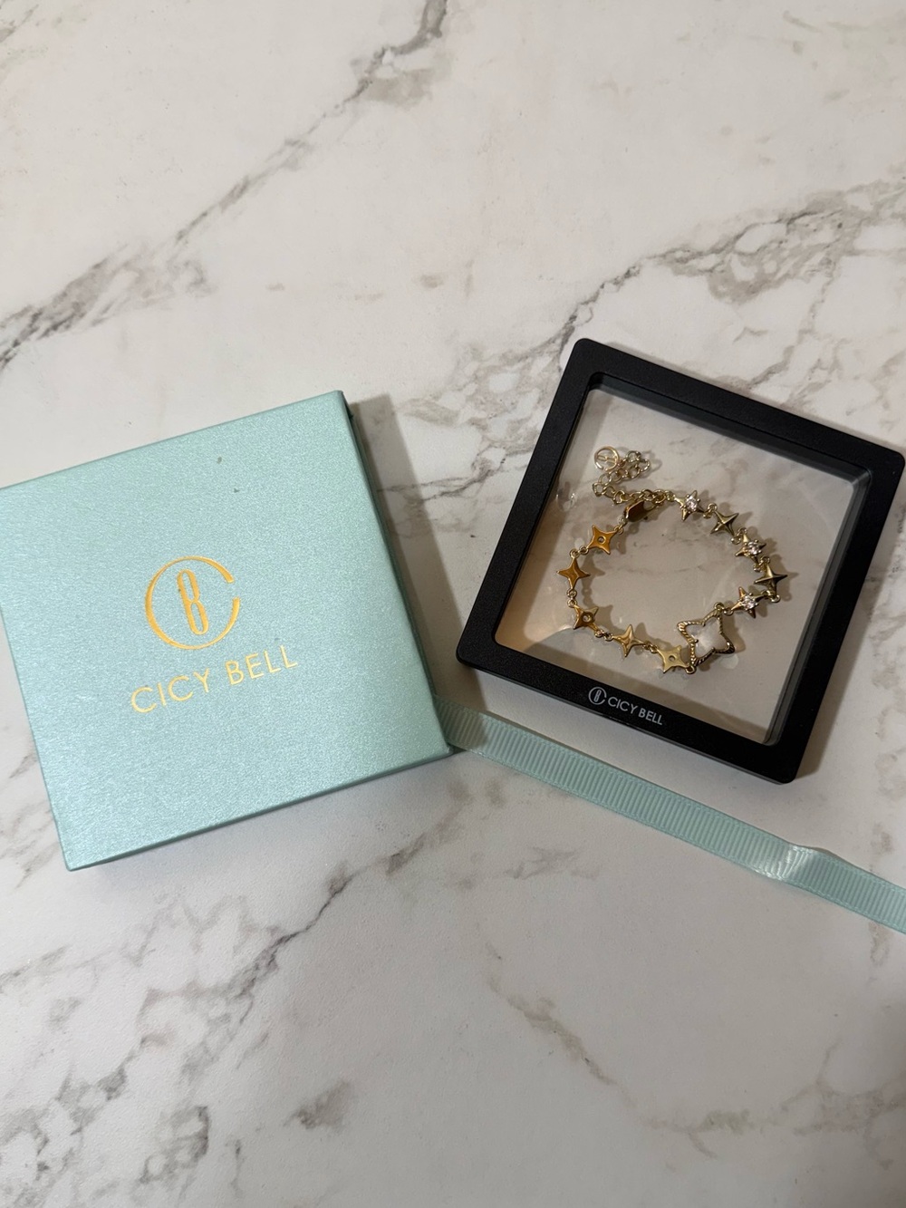 Gold Star Link Bracelet - Women's Jewelry